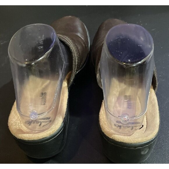 Clarks Collection Mules Clogs Shoes Size 8.5 Brown Soft Cushion Slip On Leather - Picture 4 of 7